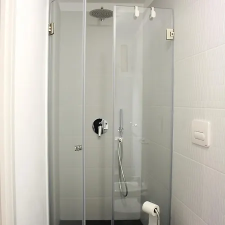 Caracciolo Lounge Tatil Evi *