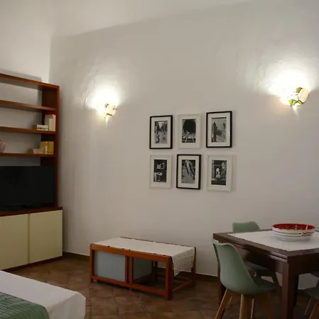 Caracciolo Lounge Tatil Evi